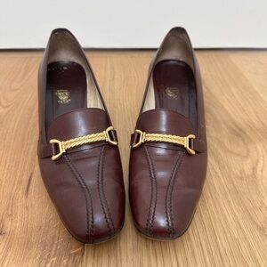 Gucci Vintage 1970s Burgundy Leather Heels Gold Braided Horsebit Accent Italy 40